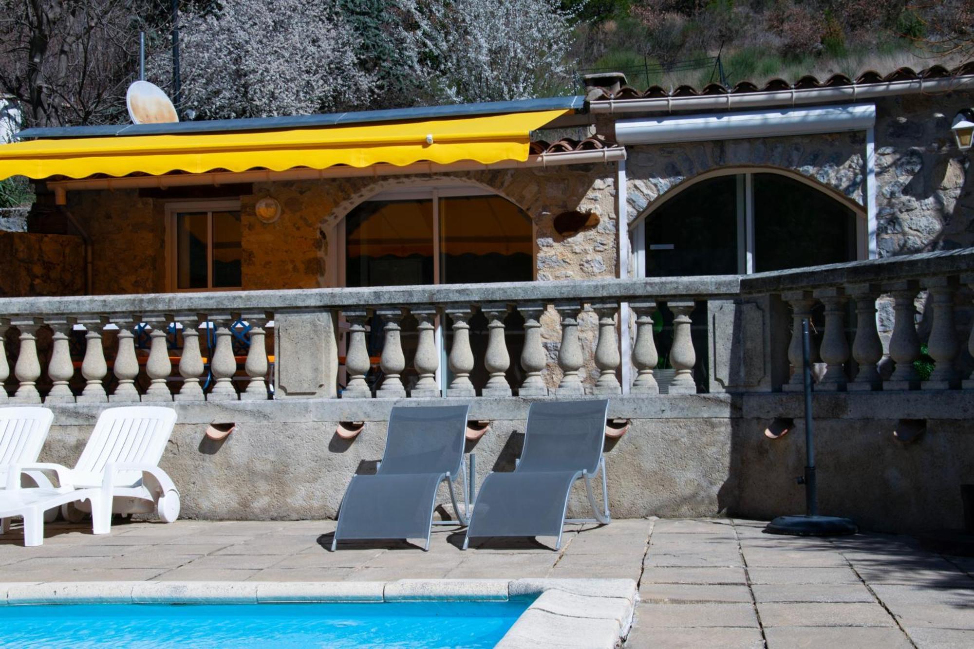 Les Grands Pres Des Baronnies La Roche-sur-le-Buis Exterior foto